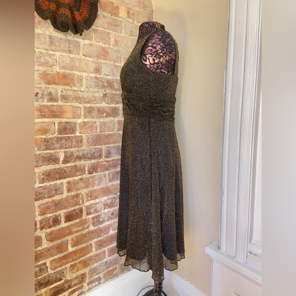 Elegant Black and Gold Women's Dress - Picture 2 of 5